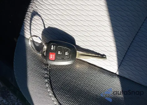 2015 Toyota Corolla Le из США, поврежденный, VIN 2T1BURHE8FC308968